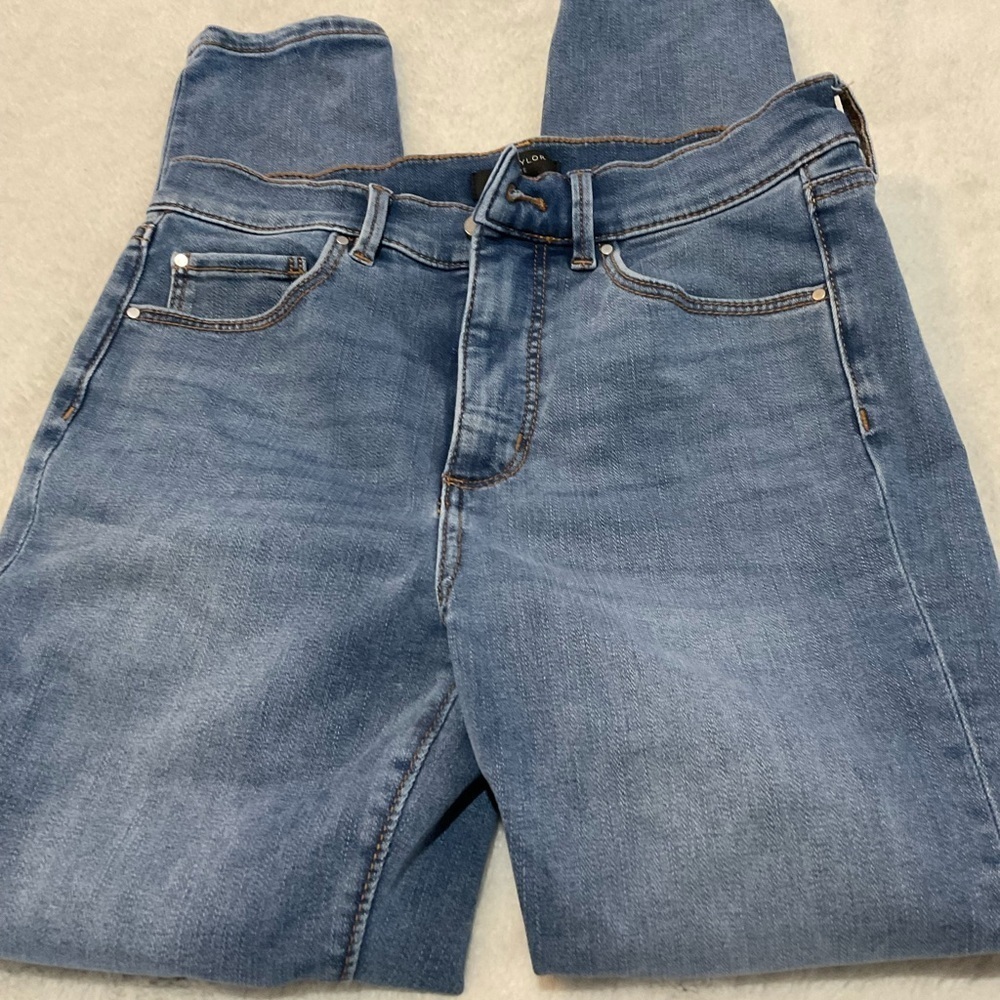 Ann Taylor Petite Tapered Leg Jeans Size 4P